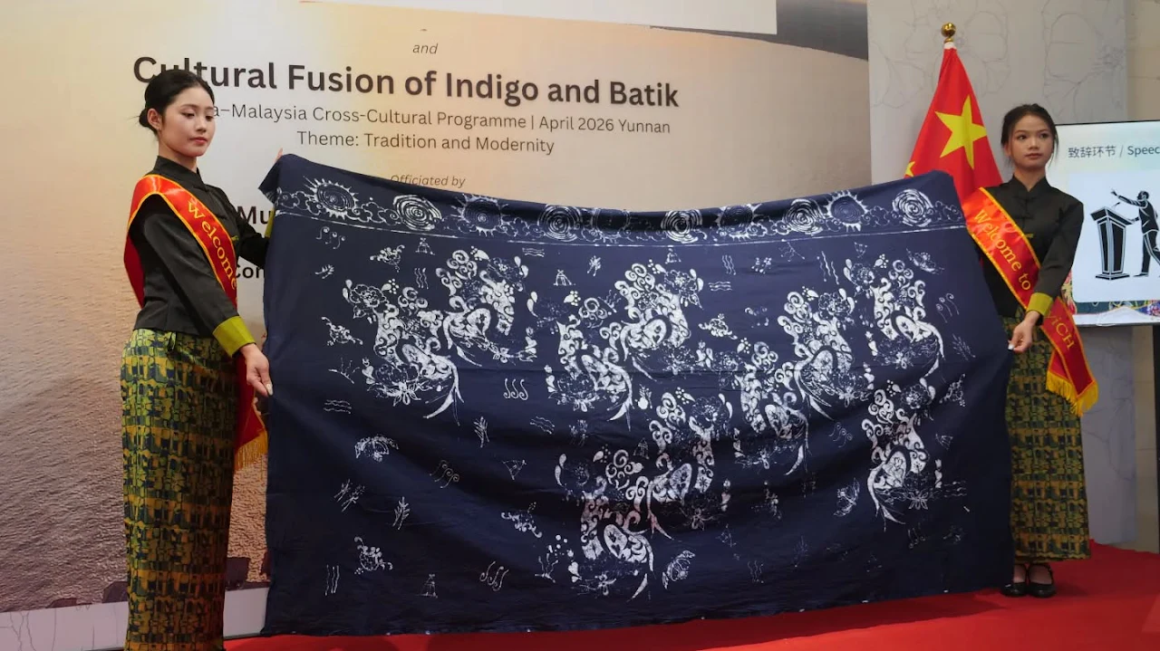 China-UPSI Indigo Batik Cultural Exchange, 6 / 12