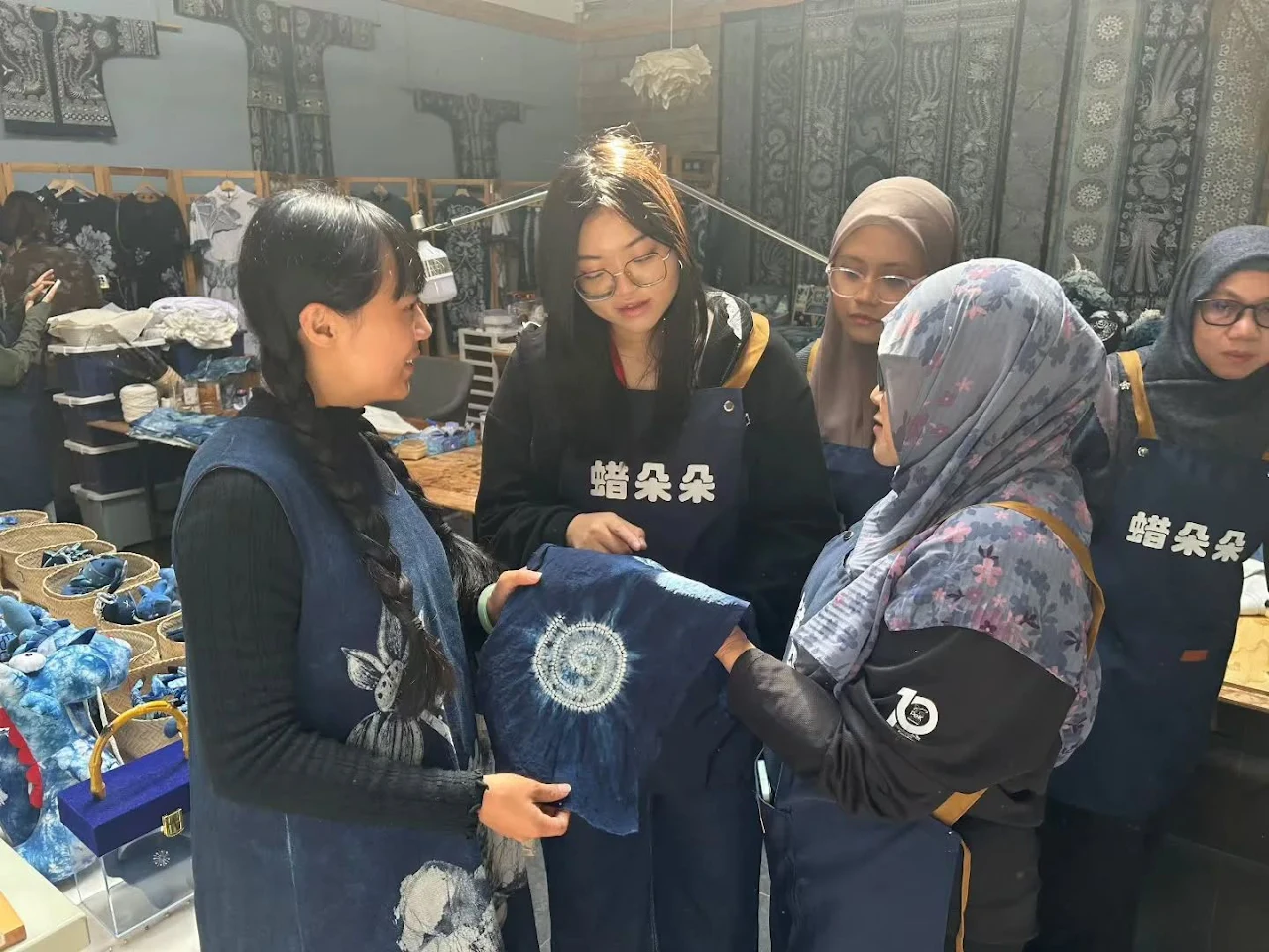 China-UPSI Indigo Batik Cultural Exchange, 9 / 12